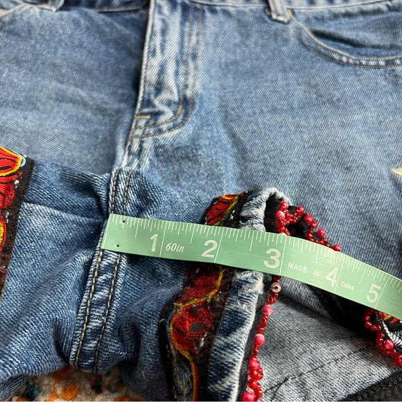 Vtg 90s Y2K Outlaw Blue Denim Wmbroidered Rose Beaded Jean Shorts 100% Cotton‎ 3 - Picture 11 of 14